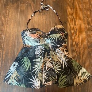 Kona Sol Leaf Print bandeau style swim top w/removeable tie halter strap.